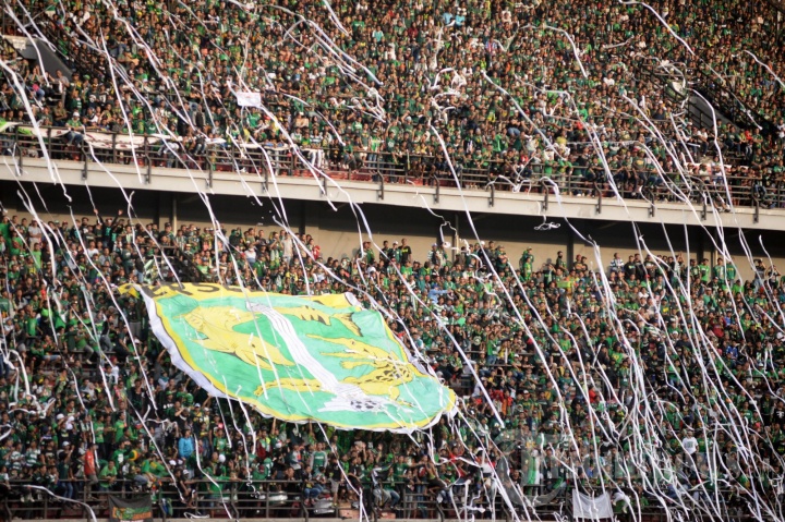 Aksi Suporter Persebaya Surabaya