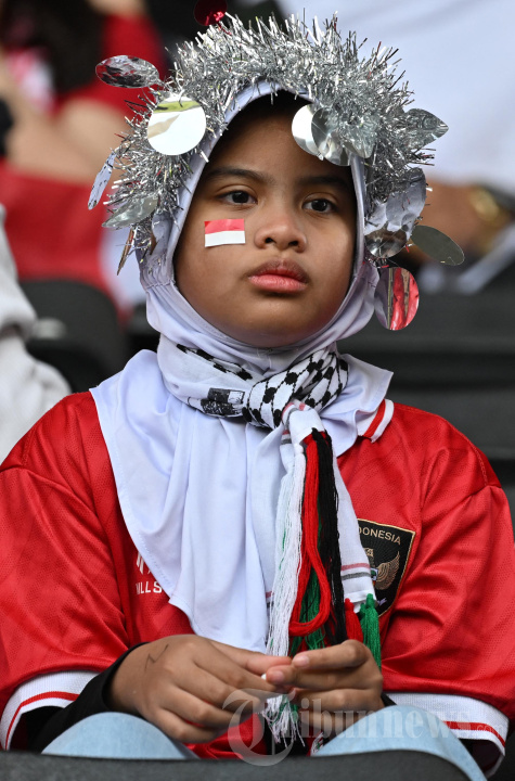 Aksi Suporter Timnas Indonesia di Piala Asia AFC Qatar 2023