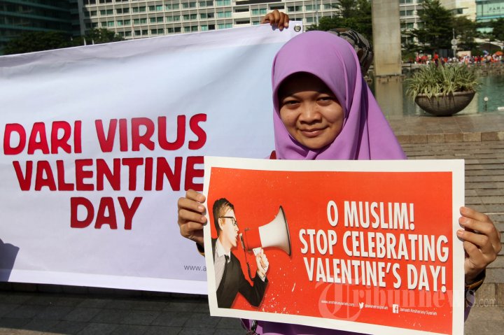 Aksi Tolak Hari Valentine Di CFD