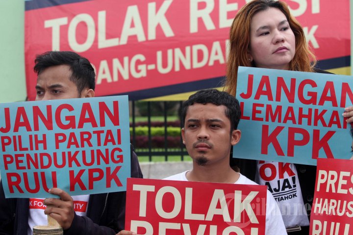 Aksi Tolak Revisi UU KPK