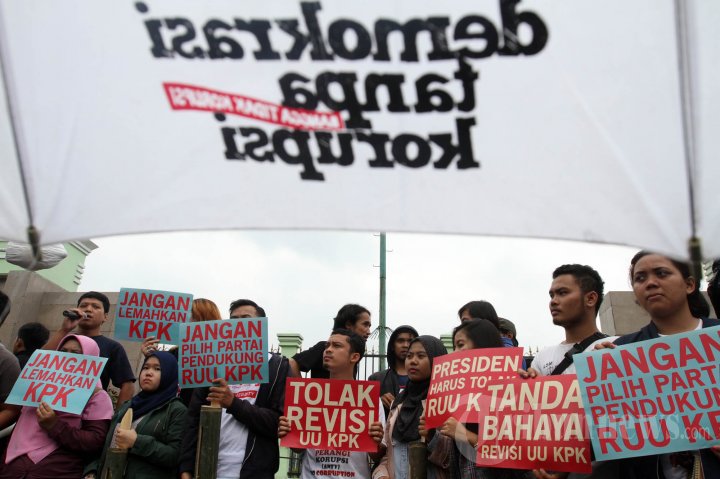 Aksi Tolak Revisi UU KPK