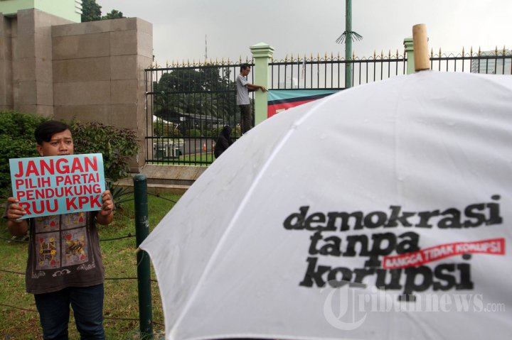 Aksi Tolak Revisi UU KPK