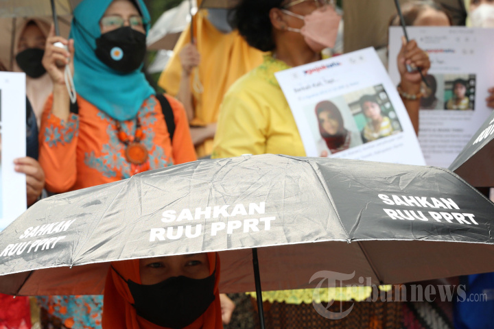 Aksi Tuntut Pengesahan UU Perlindungan PRT