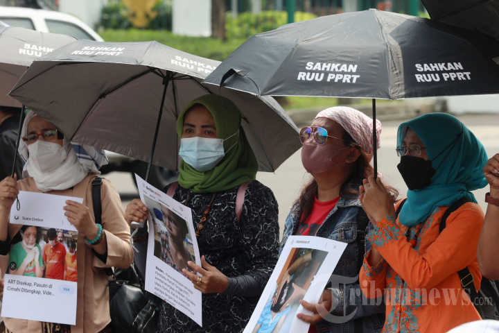 Aksi Tuntut Pengesahan UU Perlindungan PRT