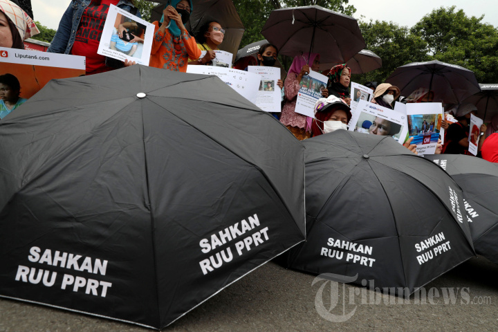 Aksi Tuntut Pengesahan UU Perlindungan PRT