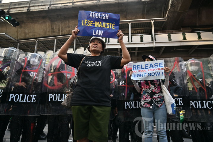 Aktivis Pro Demokrasi Thailand Bentrok dengan Polisi