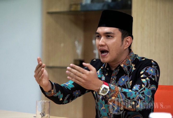 Artis yang maju sebagai calon Gubernur Sumatera Barat periode 2020-2025, Aldiansyah Taher, berbincang dengan redaksi Tribunnews.com di Palmerah, Jakarta, Jumat (22/11/2019). 