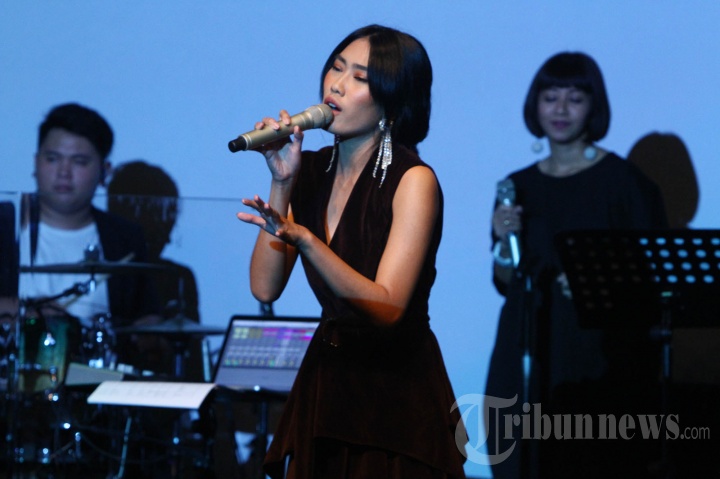 Alika Luncurkan Album Perfect Moment