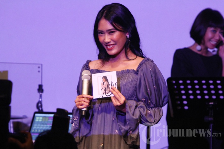 Alika Luncurkan Album Perfect Moment