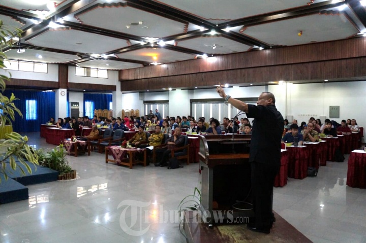 AM Putut Prabantoro Narsum Seminar di UAJY
