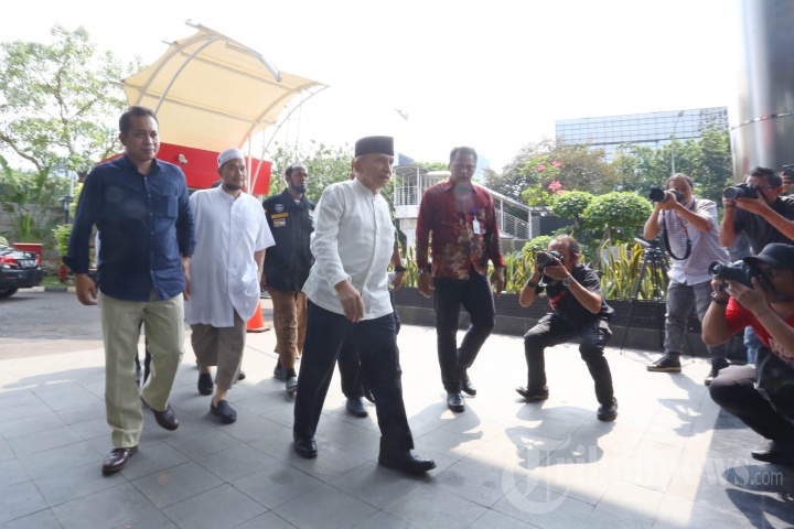 Amien Rais Sambangi KPK