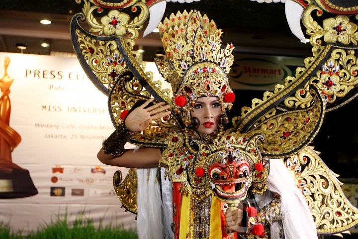 Anindya Kusuma Putri Ikuti Miss Universe 2015