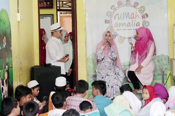 Mantan anggota Cherrybelle, Anisa Rahma saat ditemui pada acara Festival Rumah Amalia di kawasan Ciledug, Tanggerang, Sabtu (14/4/2018). Kehadiran Anisa di acara tersebut untuk memenuhi undangan dari pendiri yayasan Rumah Amalia Muhamad Agus Syafii, pada acara ini, Anisa membagikan pengalaman dan cerita menariknya berupa motivasi diri untuk anak-anak rumah Amalia. 