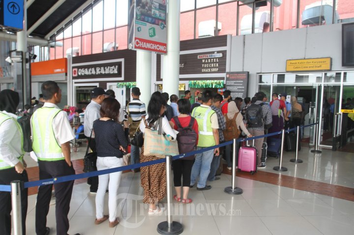 Antrian Mudik Lebaran di Bandara SH Jakarta