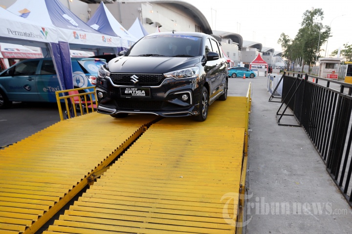 Antusias Pengunjung Ikuti Test Drive Di GIIAS 2019