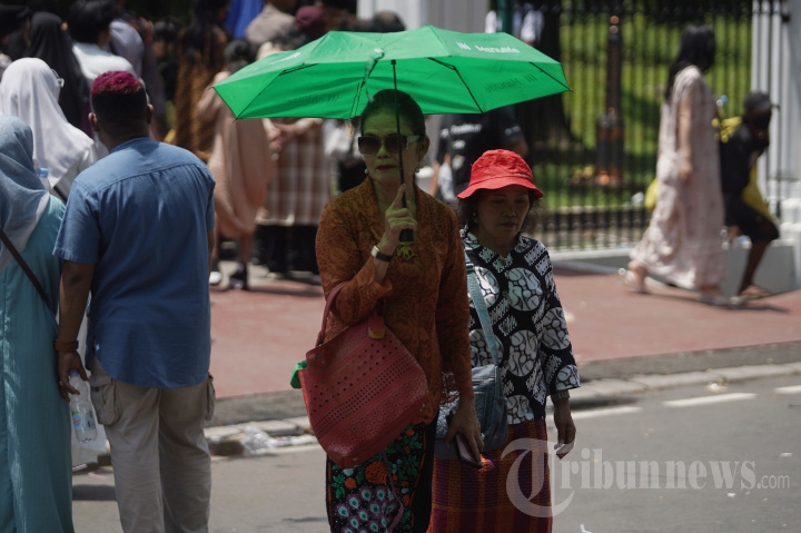 Antusias Warga Ikuti Open House Presiden Jokowi