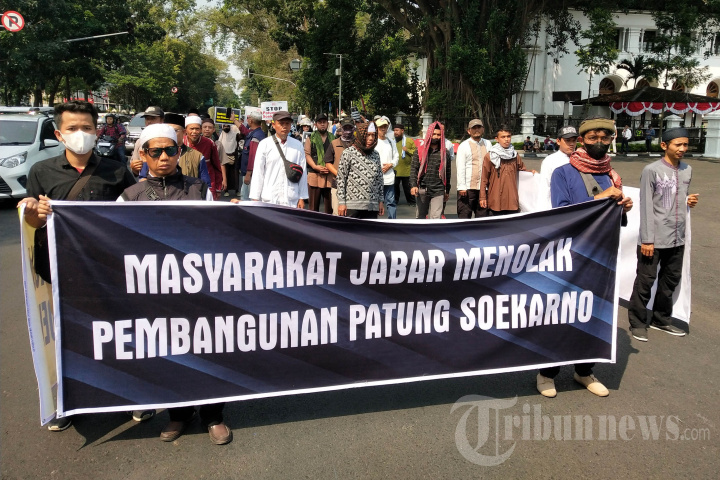 API Jabar Tolak Pembangunan Patung Soekarno
