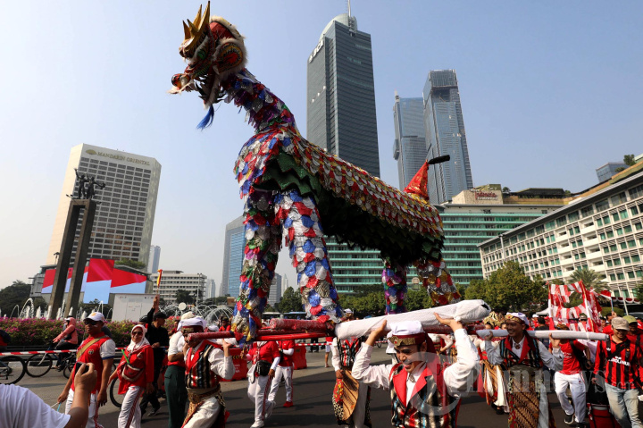 Arak-Arakan Warak Ngendog di Jakarta