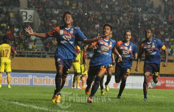 Arema Cronus Juara SCM 2015