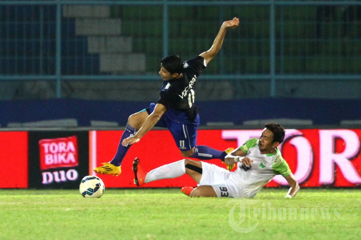 Arema Cronus Kalahkan PBR