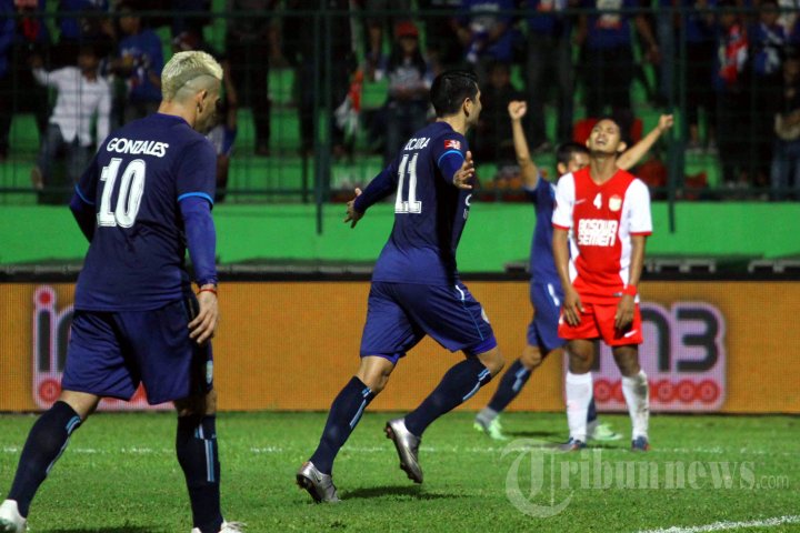 Arema Cronus Kalahkan PSM Makassar