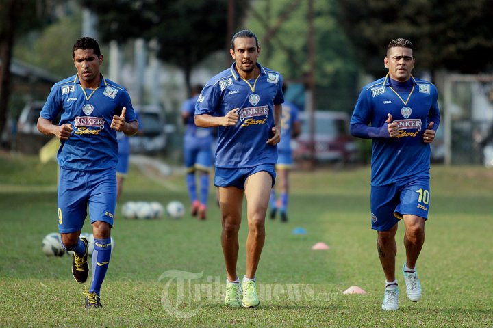 Arema Cronus Latihan di Jakarta