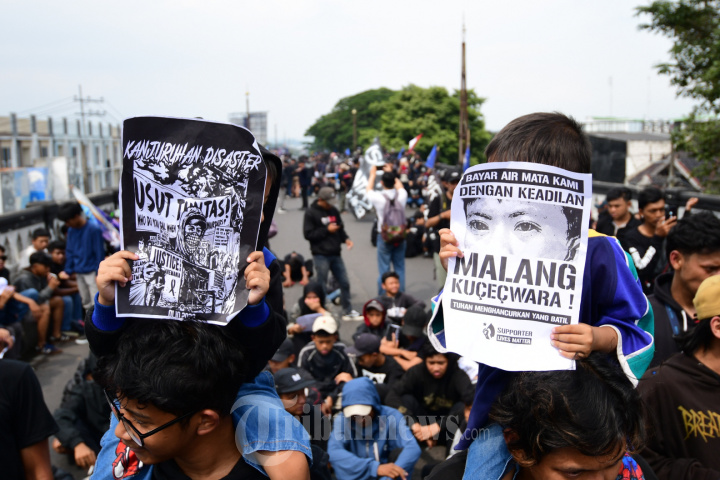 Aremania Gelar Aksi Solidaritas Tragedi Kanjuruhan