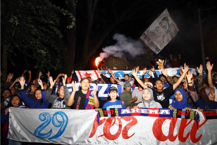 Aremania Rayakan HUT Arema Ke-29