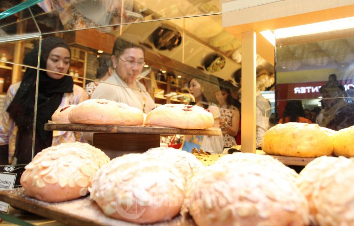 Ari Wibowo Brand Ambassador Francis Bakery