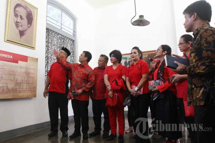 Artis Caleg PDIP Kunjungi Museum Kebangkitan Nasional