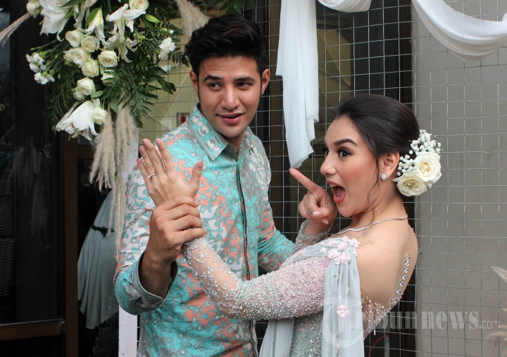 Artis Cantik Irish Bella Resmi Diikat Ammar Zoni