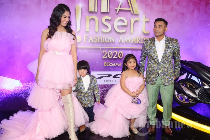 Judika dan Duma Riris Hadiri Insert Fashion Awards
