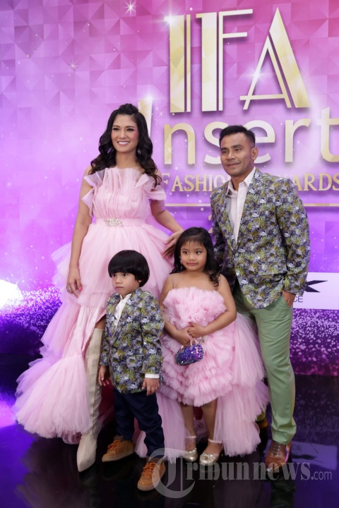 Judika dan Duma Riris Hadiri Insert Fashion Awards
