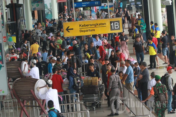 Arus Mudik di Bandara Soekarno Hatta