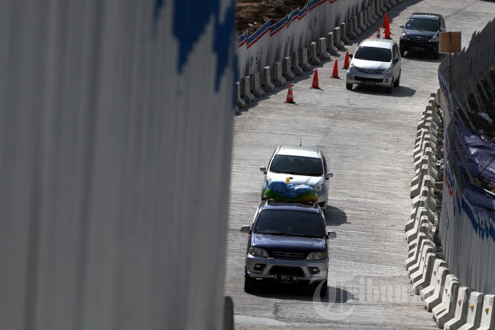 Arus Pemudik Lewati Jembatan Kali Kenteng