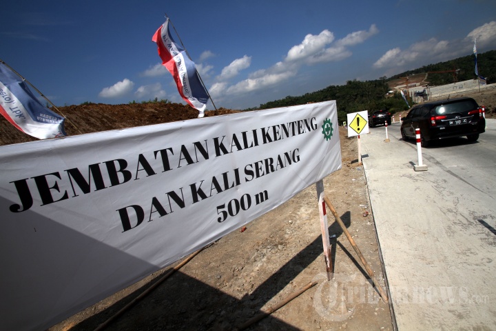 Arus Pemudik Lewati Jembatan Kali Kenteng