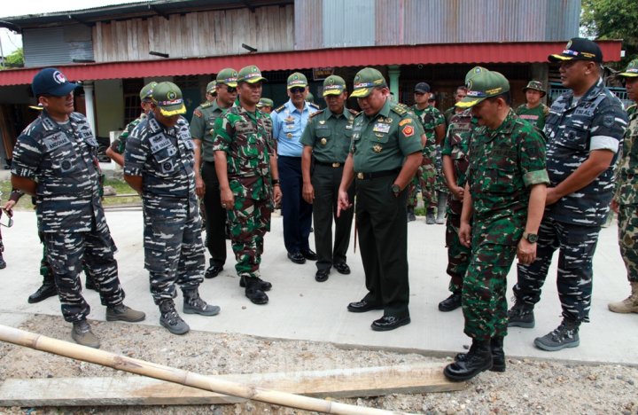 Asops Panglima TNI Tinjau Lokasi Pembangunan Shelter