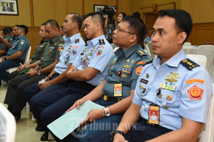 Aspers Panglima TNI Wisuda Siswa Swedish Defence University