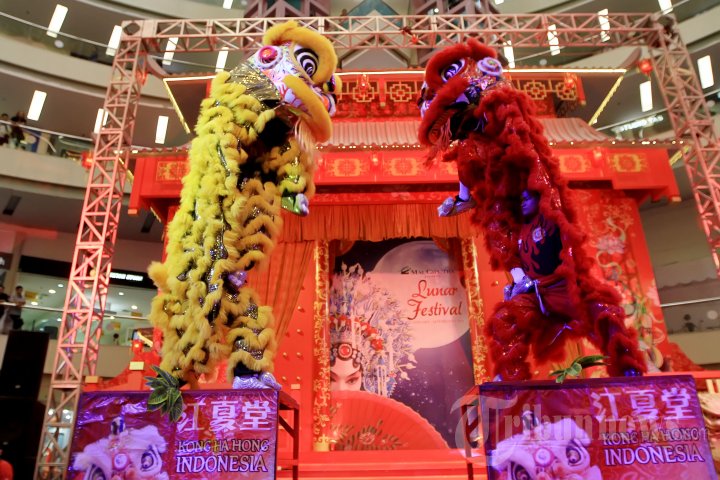 Atraksi Barongsai Menyambut Imlek