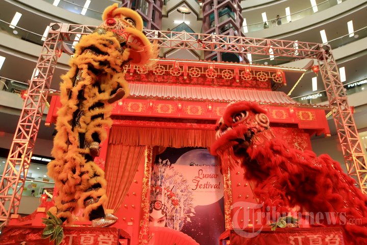 Atraksi Barongsai Menyambut Imlek
