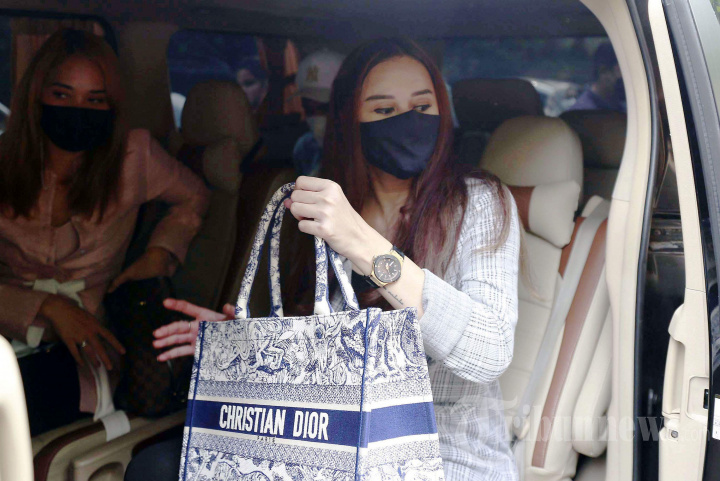 Aura Kasih Resmi Bercerai dari Eryck Amaral