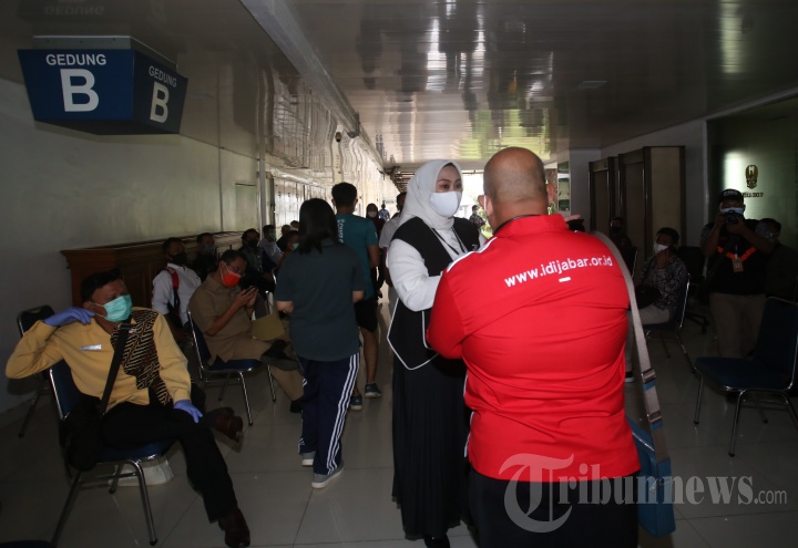 Bakal Calon Bupati Karawang Test Kesehatan
