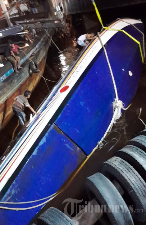Bakamla RI Bantu Evakuasi Korban Kapal SB Evelin Calisca 01