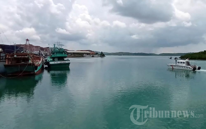 Bakamla RI Bantu Evakuasi Korban Kapal SB Evelin Calisca 01