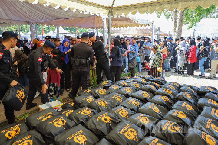 Bakti Sosial Polri PXresisi di Batam