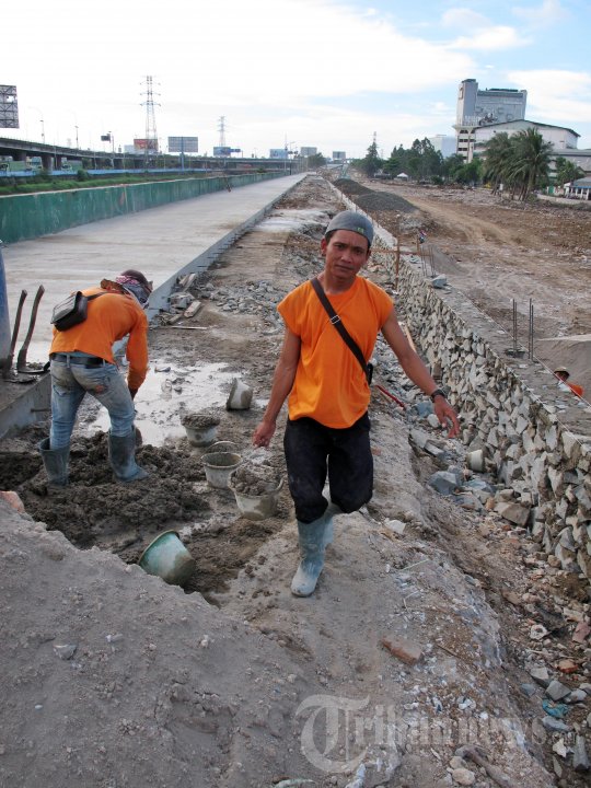 Bangun Jalan di Kalijodo