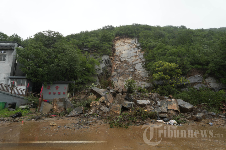 Banjir Dahsyat Hantam Beijing Akibat Topan Doksuri