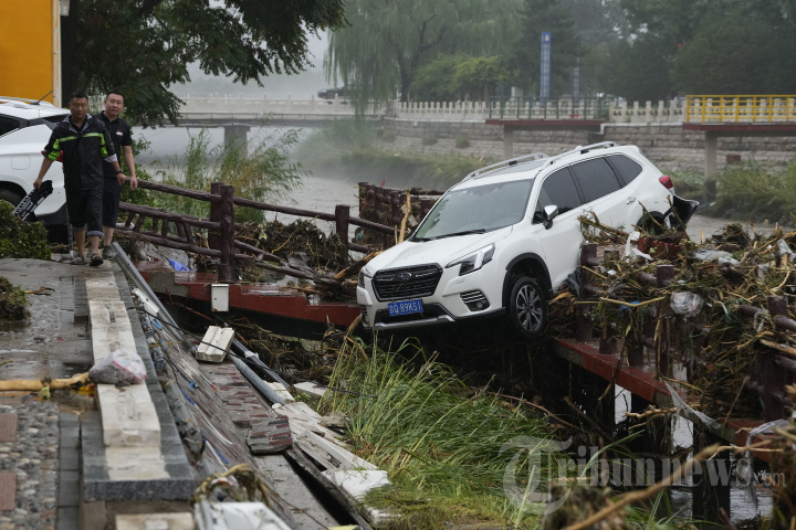 Banjir Dahsyat Hantam Beijing Akibat Topan Doksuri