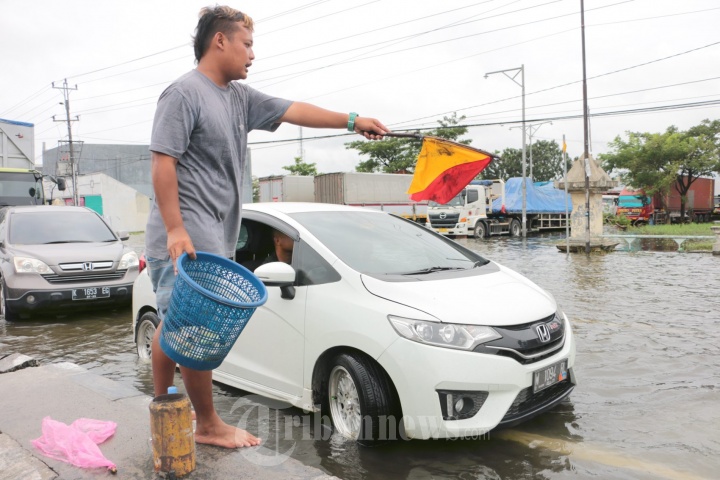 Banjir Di Jalur Lingkar Timur Kudus Macet