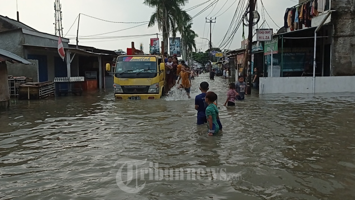 Banjir di Perumahan Jalan Sultan Ageng Tirtayasa Tangerang